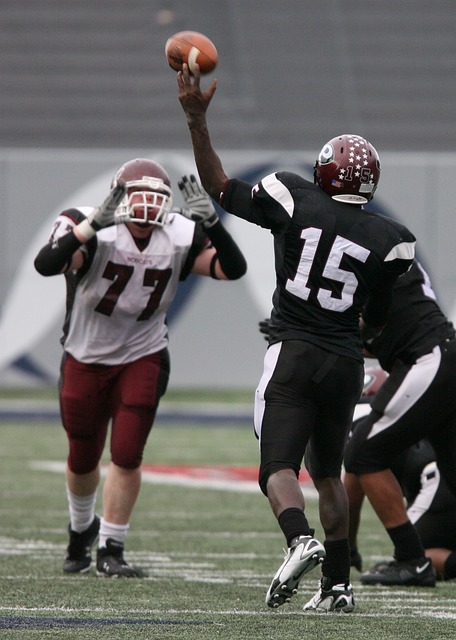 刘越：申花进攻变化少，斯卢茨基用人容易陷入“恶性循环”