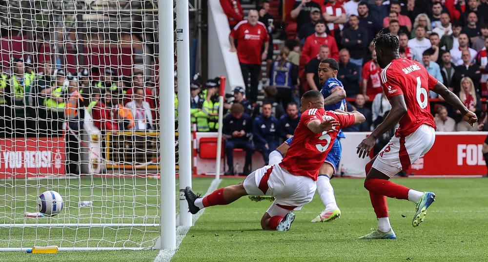 湖人vs猛龙首发：里夫斯搭档詹皇PK英格拉姆&巴恩斯