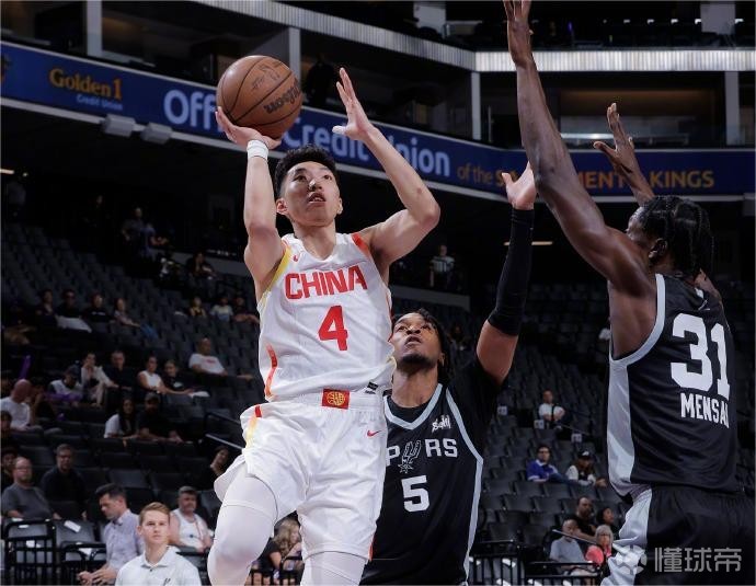 NBA官宣：76人违规罚款10万美元 恩比德赛前状态缺席却登场
