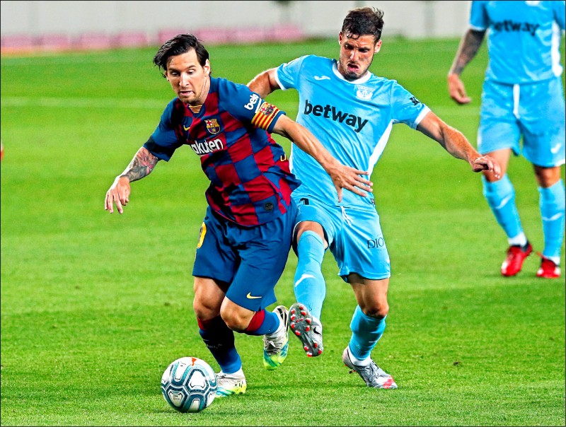 荷兰客场1-1波兰，德佩、卡明斯基破门，莱万送助攻